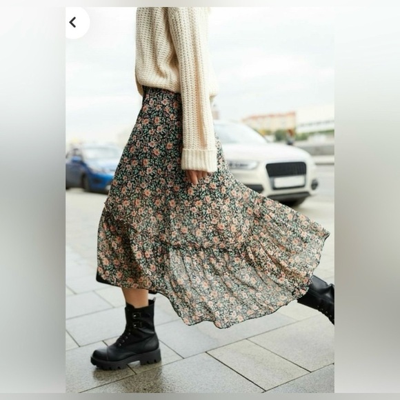 Floral Pleated Flowy Midi Skirt Neutral Colours Size Medium - Picture 12 of 12